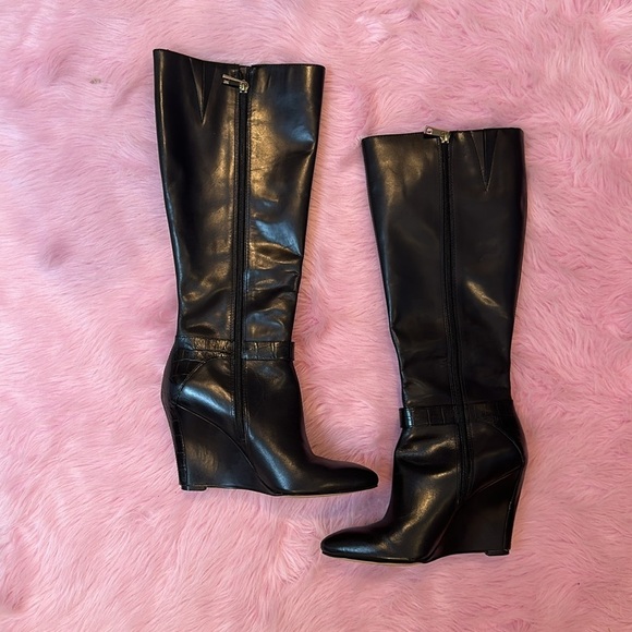 Ann Taylor black leather wedge boots size 7 - Picture 2 of 8